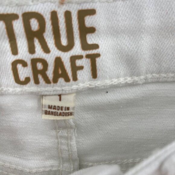 True Craft Distressed Midrise Denim Cuffed Shorts White Size 1 NWT - Picture 2 of 5